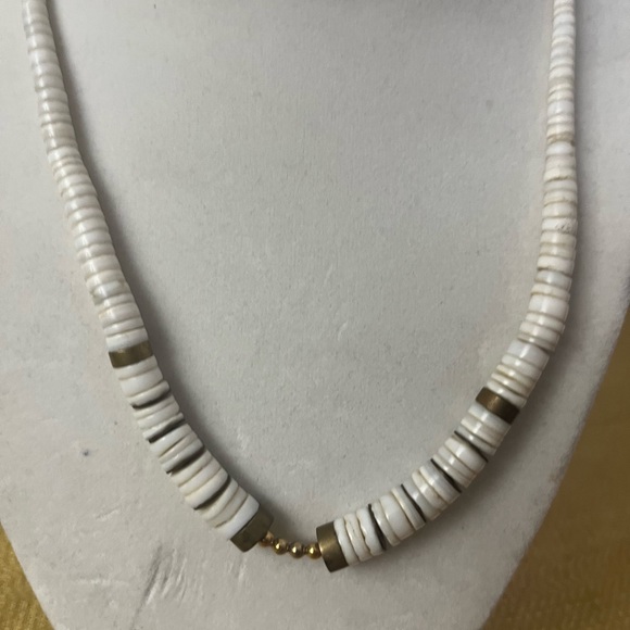 Vintage Puka Shells with Bracelet - Picture 4 of 6